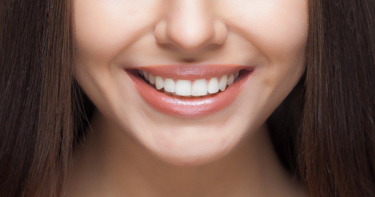 Realizamos procedimientos estéticos para mejorar su sonrisa